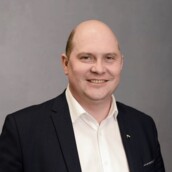 Артем Трифонов